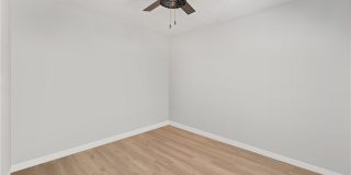 923 W Maple Avenue Gallery 11