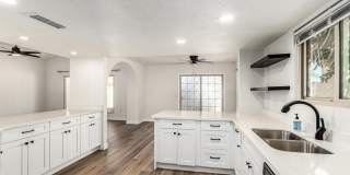 1538 E Laurel Avenue Gallery 13