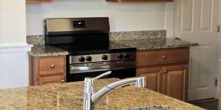 27 Maple Street Gallery 11