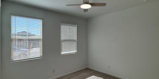 LIKE NEW HOME IN PEORIA Gallery 39