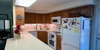 Available Nov 1st / Furnished / 1-Car Garage / 1 Dog on Approval Gallery 6