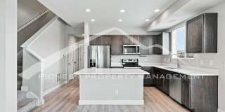 Spacious Townhouse with Central AC and 2-Car Garage Gallery 6