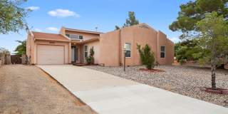 For Rent | 3 Bed / 2 Bath | 1-Car Garage | Rio Rancho | Large Backyard Gallery 1