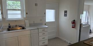 CUTE 2 bedroom, 1 bath cottage on WESTSIDE of Colorado Springs Gallery 7