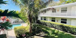 Charming 1/1 Centrally Located In The Heart Of Victoria Park Gallery 1