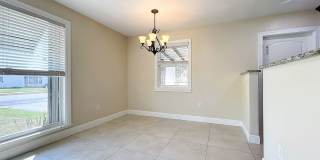 BEAUTIFUL ANNUAL RENTAL HOME - Convenient Location! Gallery 11