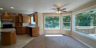 Tri-Level Spring Blvd Home Gallery 20