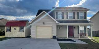 3 Bed / 2.5 Bath Home with Fenced Backyard, Garage & Extra Storage Gallery 1