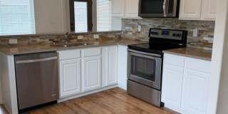 Beautiful Newly Renovated 3 Bedroom 2 Bath Home Gallery 4