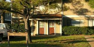 College Station - 2 bedroom /1.5 bath unit close to campus!! On TAMU Shuttle Route! College Station - 2 bedroom /1.5 bath unit close to campus!! On TAMU Shuttle Route! Gallery 1