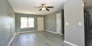 Beautifully updated 1 bedroom apartment within walking distance to the beach! Gallery 13