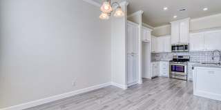 Four bedroom in Stone Lake! Gallery 16