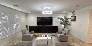 Fully Furnished 4 Bedroom 2.5 Home! Gallery 5