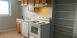 Studio Apartment in Denver - Ground Level - Move-In Special Gallery 3