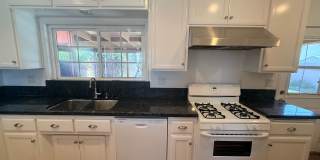 Adorable 2-bedroom home available for rent in Lakewood Mutuals! Gallery 6