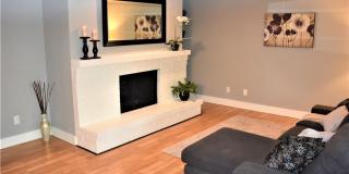 Spacious 2-Bedroom Ground Floor Condo with Private Yard in Kirkland Spacious 2-Bedroom Ground Floor Condo with Private Yard in Kirkland Gallery 1