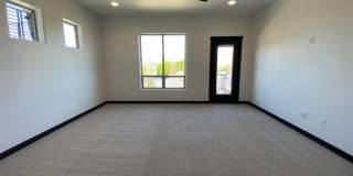 Close to Micron, 3 Bedroom 3 bath w/ a Million Dollar View! Gallery 47