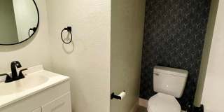 Renovated 2 Bedroom Duplex with Garage Near Airport and North Star Mall Gallery 8