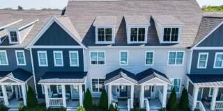 Beautiful 2/2.5 townhome w/ garage near downtown Franklin! Gallery 1