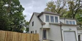 Located In The Heart Of Old Town Located In The Heart Of Old Town Gallery 1