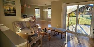 1364 Saffron Circle Gallery 1