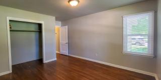 2 bedroom 1 bath duplex in Shawnee Gallery 20