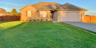 Beautiful very spacious 3 bedroom 2 bath home in Rogersville with a lake view! This is a must see! Too much beauty to caption! Gallery 1