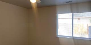 4 Bedroom Home With Pool! Gallery 15