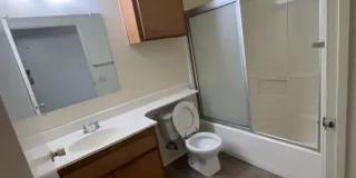 Charming Downstairs 1 Bedroom, 1 Bathroom Apartment in a Quiet Community Gallery 8