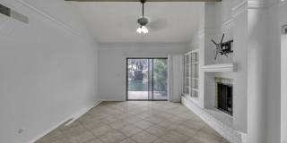 620 LAKEWAY Drive Gallery 23
