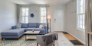 Cozy 1 Bedroom Bungalow!! Gallery 7