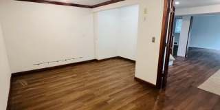 Large 4 Bedroom House in Iowa City Gallery 7