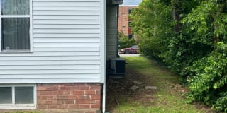 705-1 S. Poplar St Gallery 15