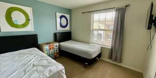 Spacious 5-Bed / 4.5-Bath Townhome w/ Private Pool & Sundeck in Gated Oakmont at Solterra Near Disney Gallery 19