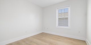 1729 Mary Street Gallery 8