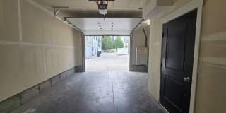 Beautiful 2 bed 1.5 bath townhome Gallery 23