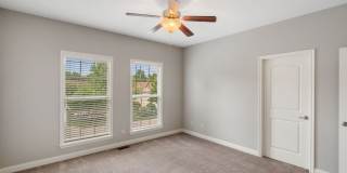 Beautiful 3BR/3BA Villa with Bonus Loft - Available NOW! Gallery 27