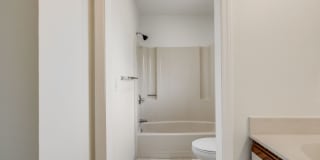 2-Bedroom, 2-Bathroom Condo with Stunning Downtown Views Gallery 17