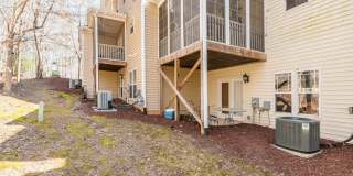 Beautiful 2 bedroom 2.5 bath Townhome in Carrboro Gallery 20