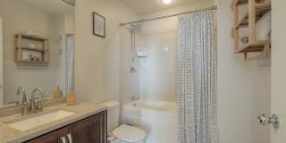 One Bedroom Unit in Wonderful Western Auto Lofts Gallery 14