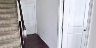22489 CAMBRIDGEPORT Square Gallery 2