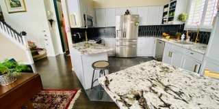 Move in Special- Beautiful Furnished 3 Bedroom/2.5 Bathroom Single Family Home with Flexible Lease terms. Gallery 22