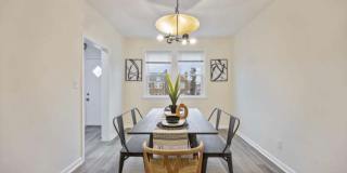 Beautiful Renovated 3BR/2BTH Brick Townhome Gallery 8