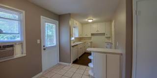 2 bedroom 1 bath bungalow in Shawnee. Gallery 7