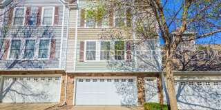 2 Bedroom, 2.5 Bath Townhome in Urbandale with 2 car attached garage! Gallery 1