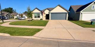 192 Hunters Way Gallery 1