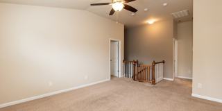 Gorgeous LARGE Family Home! Gallery 21