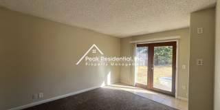 Spacious 2bd/1ba Duplex with Garage near American River College Gallery 13