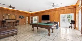 2400 Delmar Place Gallery 17