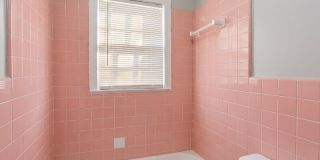 352 Adams Street Gallery 18